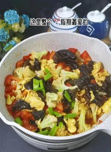 ​番茄炒什么素菜好吃？搭配它，一周就算吃三次也不会腻，味道真的是一绝